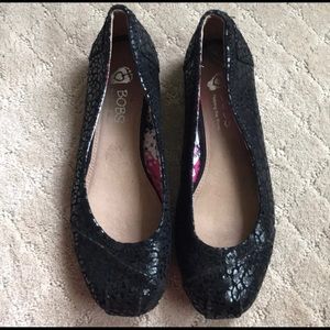 EUC Bobs by Skechers black metallic flat